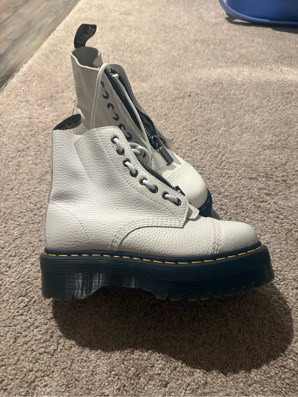 Dr. Martens White Platform Leather Lace-Up Ankle Boots EUC - worn once!